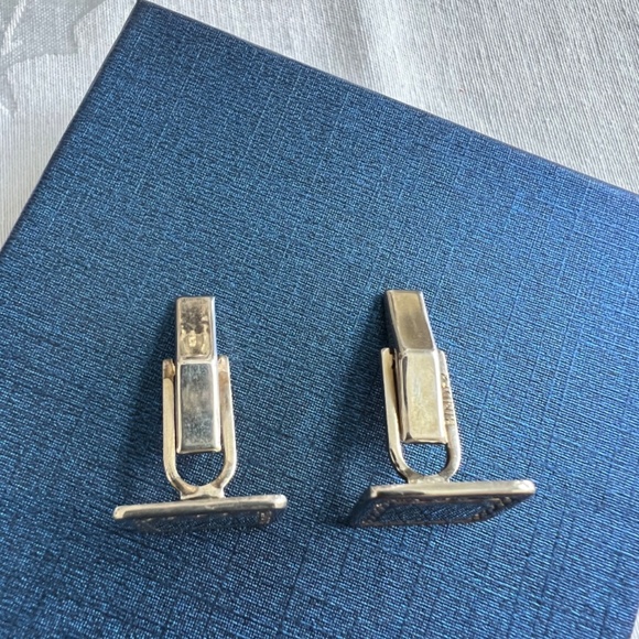 Vintage Binder Cufflinks - Picture 5 of 9